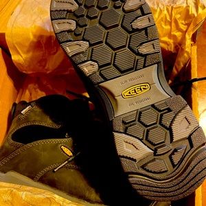 Keen Helena shoes size 8